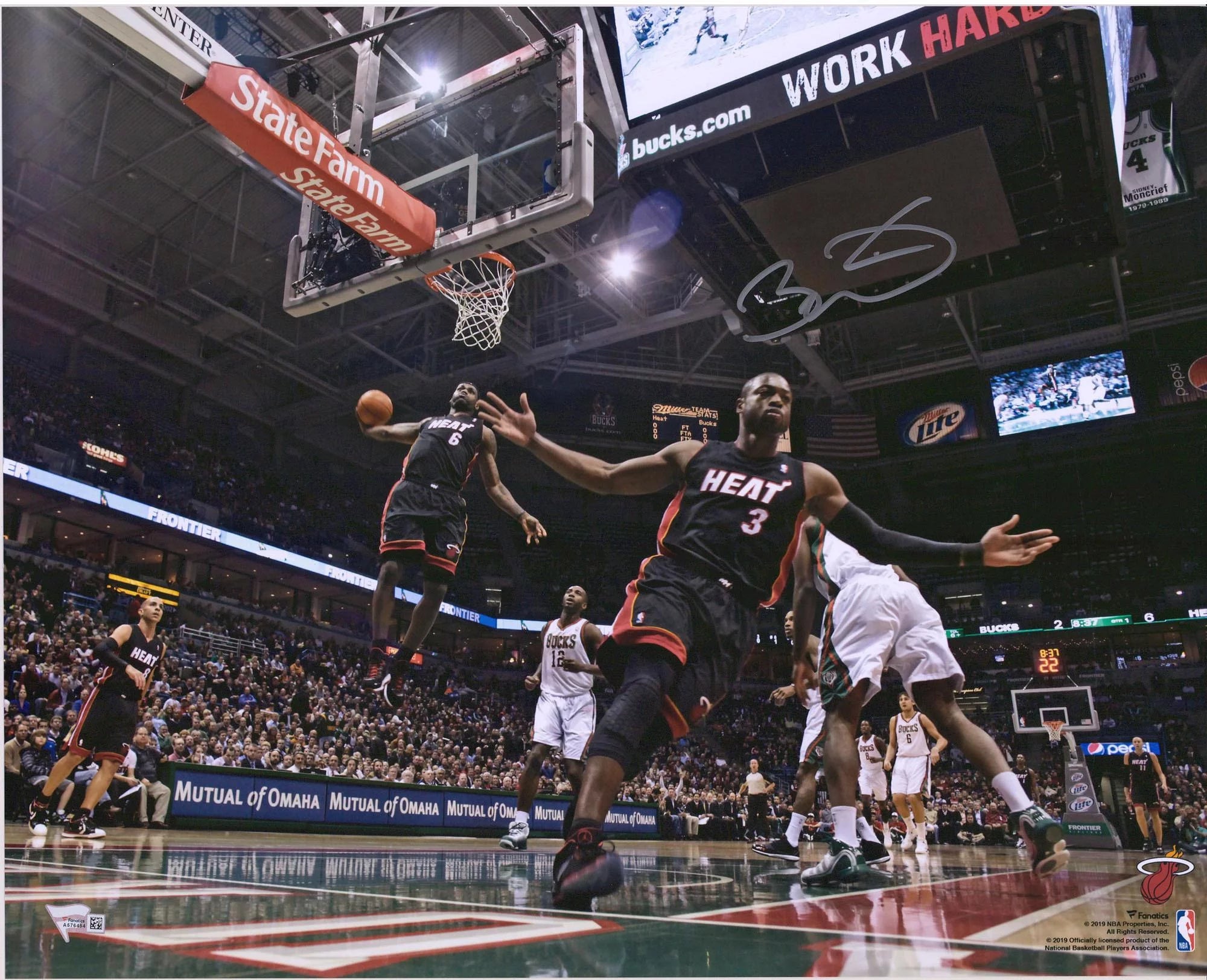 Dwyane Wade Miami Heat Autographed 16 x 20 Alley-Oop to Lebron James Photograph - Fanatics Authentic Certified